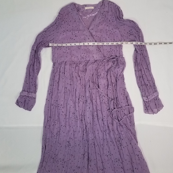 Beautiful dress! - Picture 4 of 7